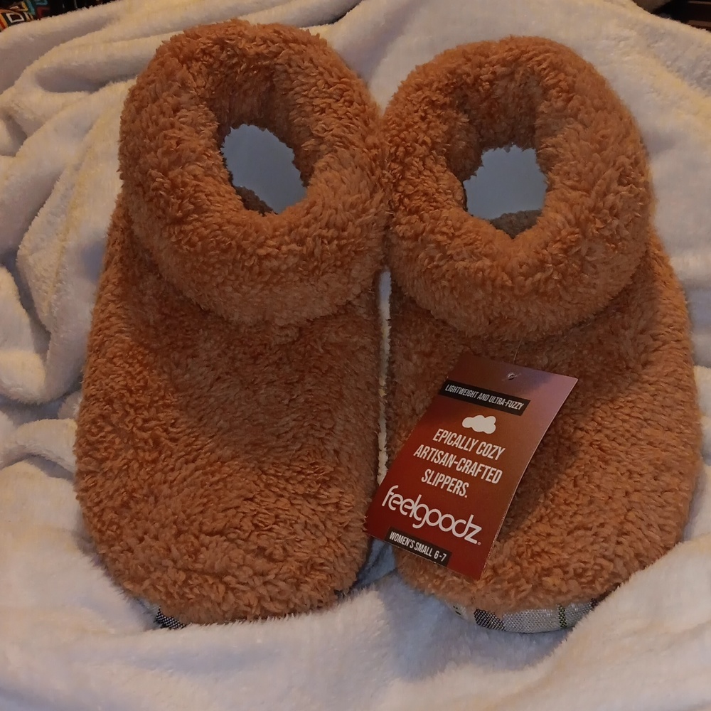 Feelgoodz Women's Slippers small 6-7 in color hearth